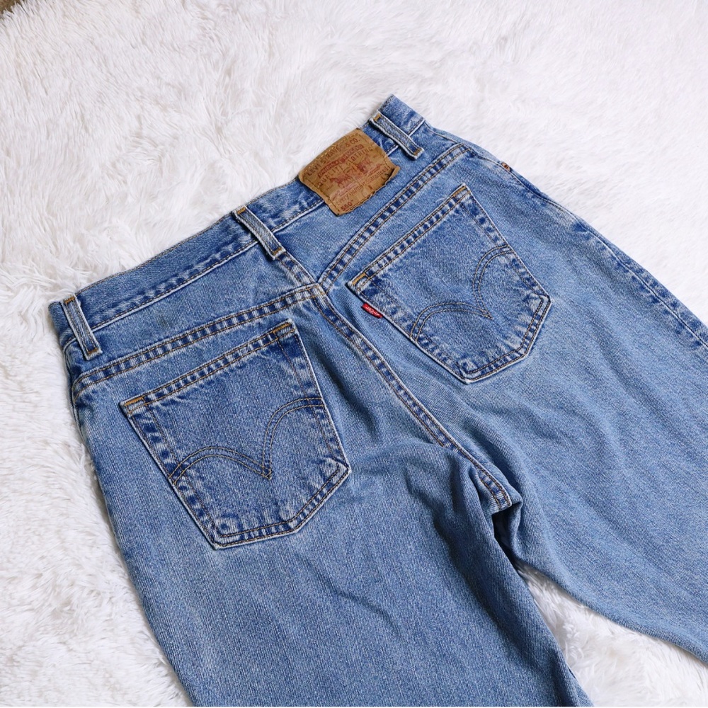 VINTAGE LEVI’S 550 Classic Relaxed Fit Tapered Leg Jeans